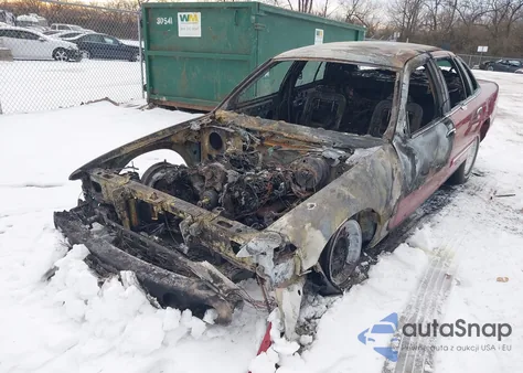 1997 Ford Crown Victoria Lx z USA, uszkodzony, nr VIN 2FALP74W8VX106162